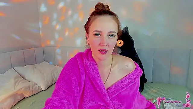 Snapshot of she_wolf chatting on March 25, 3:51 pm she wolf online show from March 25, 3:51 pm