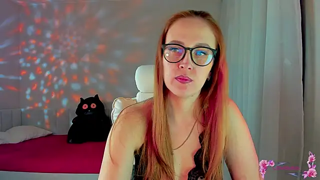 Snapshot of she_wolf chatting on April 6, 2:29 pm she wolf online show from April 6, 2:29 pm