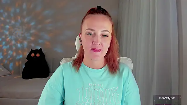 Snapshot of she_wolf chatting on April 30, 5:52 pm she wolf online show from April 30, 5:52 pm