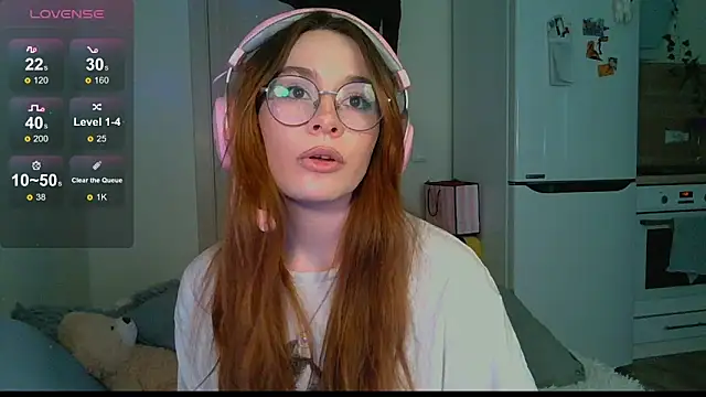 Snapshot of GhostLane chatting on February 15, 10:25 am GhostLane online show from February 15, 10:25 am