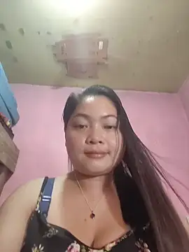 Snapshot of sweety_pie18 chatting on February 13, 2:46 pm sweety pie18 online show from February 13, 2:46 pm