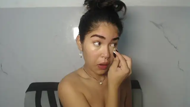 melodyphillips 2  online show from June 19, 8:07 am
