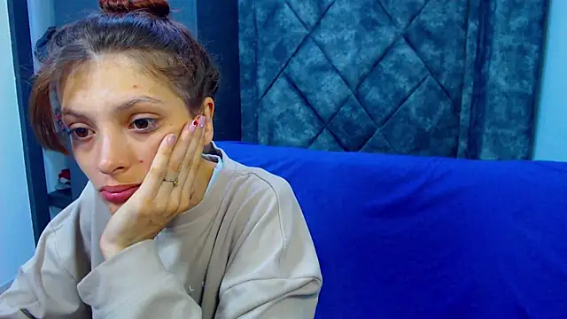 Snapshot of barby_jones25 chatting on February 16, 12:12 pm barby jones25 online show from February 16, 12:12 pm