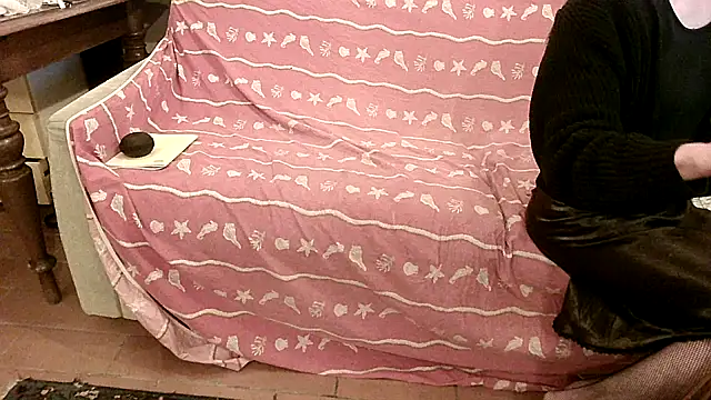 Snapshot of Sexwestworld chatting on February 18, 9:00 pm Sexwestworld online show from February 18, 9:00 pm