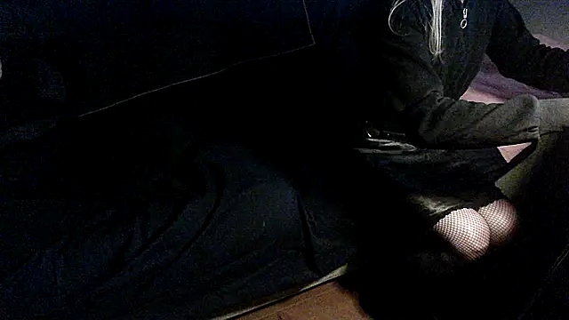 Snapshot of Sexwestworld chatting on February 20, 8:20 pm Sexwestworld online show from February 20, 8:20 pm