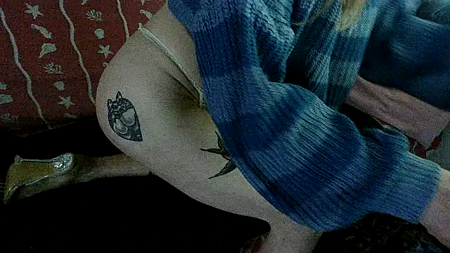 Snapshot of Sexwestworld chatting on April 3, 4:05 pm Sexwestworld online show from April 3, 4:05 pm