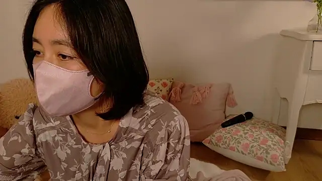 Mochi-Momo online show from April 17, 2:42 pm