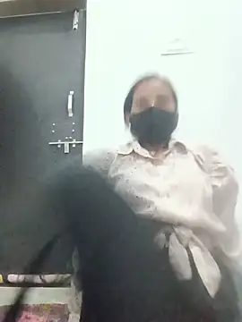 Desi Couple P online show from July 14, 4:13 pm