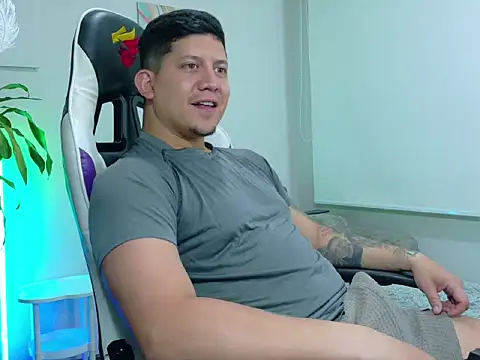  robertobaggioo online show from February 12, 12:44 pm