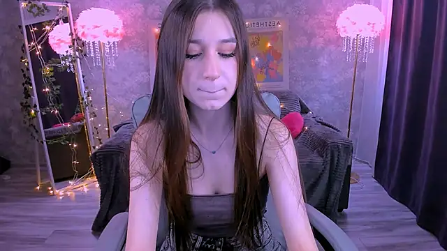 miaharrington online show from February 27, 6:30 pm