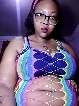 Snapshot of ShantelBootyBoobs chatting on June 23, 5:05 am ShantelBootyBoobs online show from June 23, 5:05 am