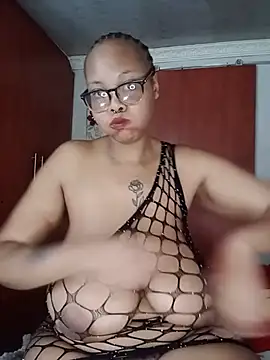 Snapshot of ShantelBootyBoobs chatting on July 17, 11:39 am ShantelBootyBoobs online show from July 17, 11:39 am