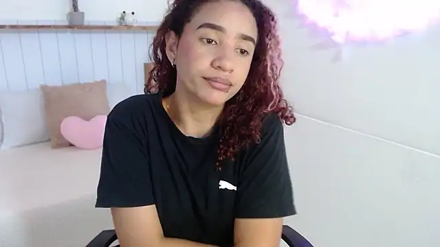 Snapshot of Alice_Grinnerk chatting on February 27, 1:22 pm Alice Grinnerk online show from February 27, 1:22 pm