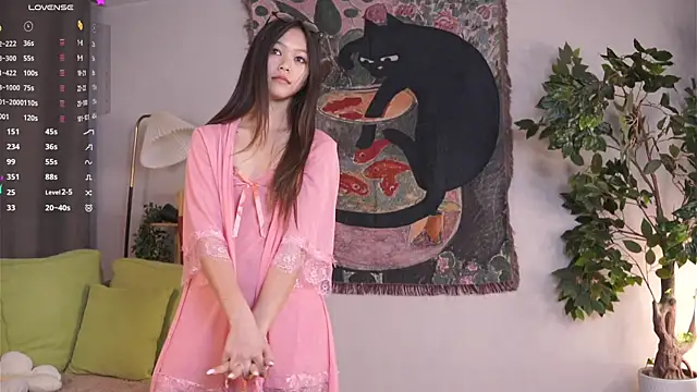 JanelBitther online show from April 16, 8:09 pm