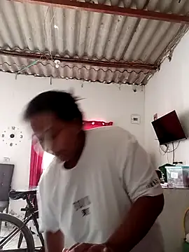 PerlaCurvasgrandes online show from February 15, 6:37 pm