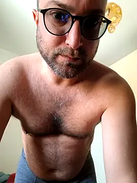 Snapshot of cetriolino chatting on February 18, 9:05 am cetriolino online show from February 18, 9:05 am