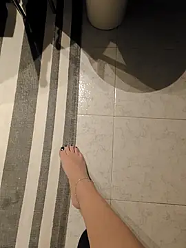 Snapshot of Ginevra01 chatting on February 19, 12:06 am Ginevra01 online show from February 19, 12:06 am