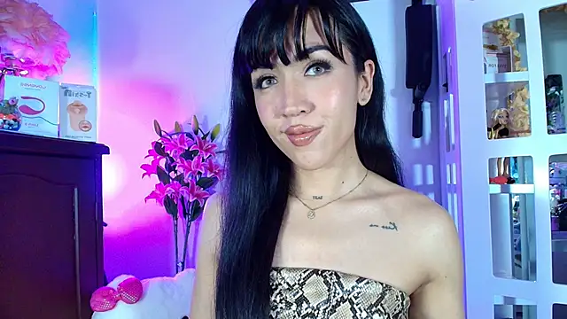 Yiyii online show from May 16, 9:39 am