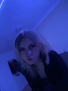 Snapshot of Milli-Kiss chatting on February 16, 9:11 pm Milli-Kiss online show from February 16, 9:11 pm