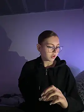 Milli-Kiss online show from March 30, 8:10 pm