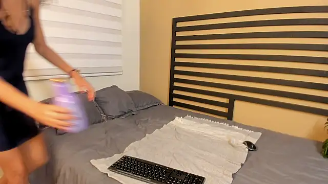 Snapshot of Tamia_25 chatting on February 18, 12:01 pm Tamia 25 online show from February 18, 12:01 pm