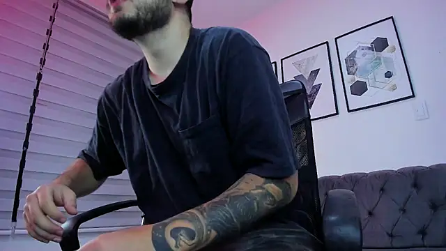 Snapshot of ethan_grace chatting on February 15, 11:52 am ethan grace online show from February 15, 11:52 am