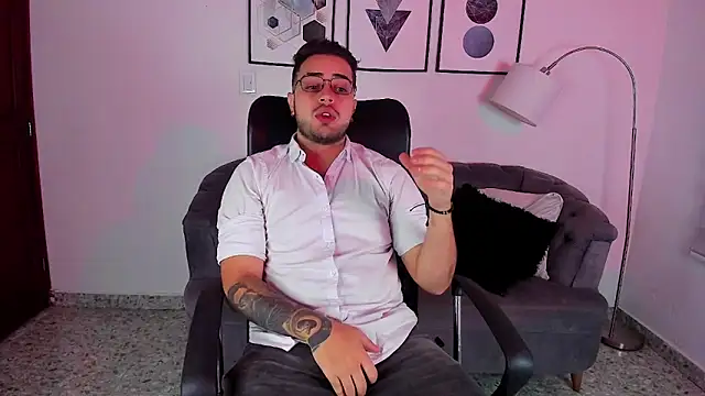 Snapshot of ethan_grace chatting on February 27, 12:05 pm ethan grace online show from February 27, 12:05 pm