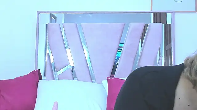 DariaLuca online show from March 27, 11:43 am