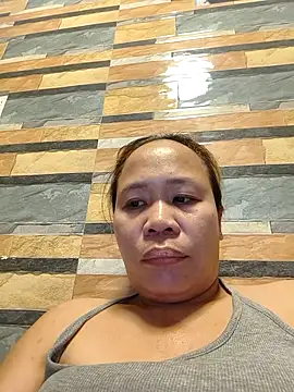 squirtshantal online show from February 8, 1:25 pm