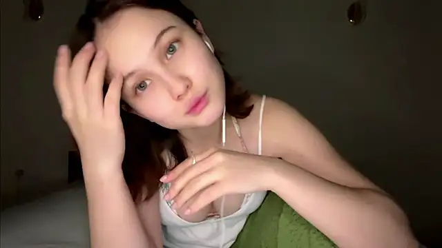 Snapshot of TrueViva chatting on July 6, 5:15 pm TrueViva online show from July 6, 5:15 pm