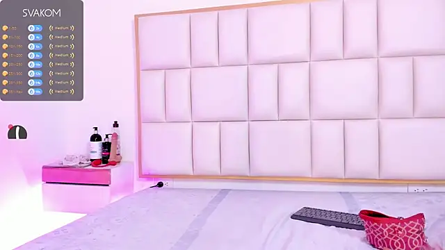 Violetta-foxx online show from April 15, 7:32 pm