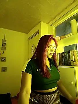 Snapshot of Aleja_Sammy chatting on February 18, 5:20 pm Aleja Sammy online show from February 18, 5:20 pm