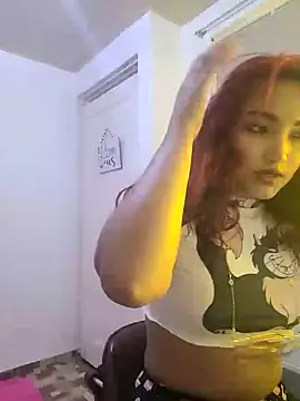 Snapshot of Aleja_Sammy chatting on February 27, 4:29 pm Aleja Sammy online show from February 27, 4:29 pm