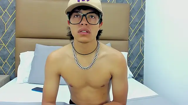 Escanor Hot online show from February 20, 8:42 pm