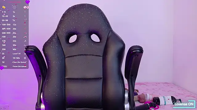 sara puerta   online show from April 17, 10:46 pm