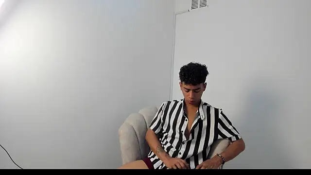 alexx cum18 online show from June 17, 1:56 pm