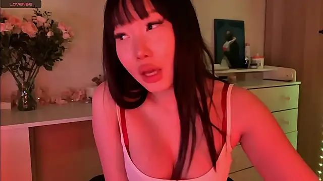 Snapshot of whispersofdarsy chatting on February 18, 7:32 pm whispersofdarsy online show from February 18, 7:32 pm