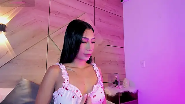 Snapshot of _victoria_lee chatting on February 20, 12:05 pm victoria lee online show from February 20, 12:05 pm