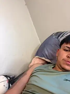 tugatitocaliente12 online show from April 8, 10:10 pm