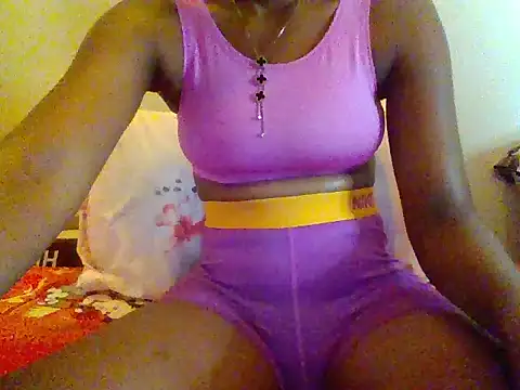 Snapshot of Lunateddy chatting on February 21, 7:48 pm Lunateddy online show from February 21, 7:48 pm