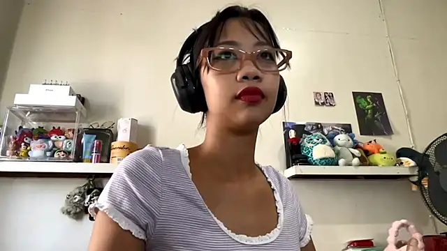 GloryKulikowski online show from February 23, 1:03 am