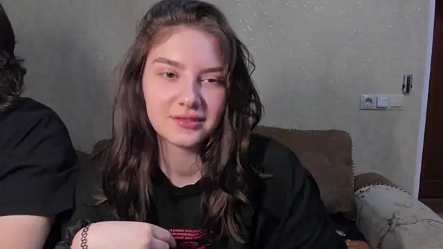 love lina muuur online show from February 16, 3:30 pm