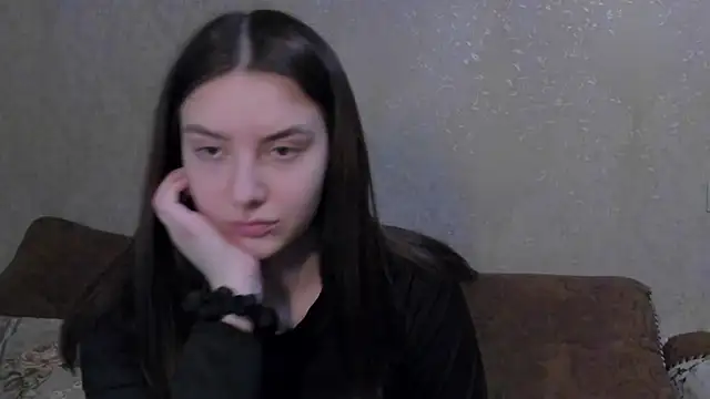 love lina muuur online show from March 2, 6:15 pm