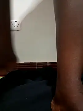 Snapshot of longclit26 chatting on April 8, 2:55 am longclit26 online show from April 8, 2:55 am