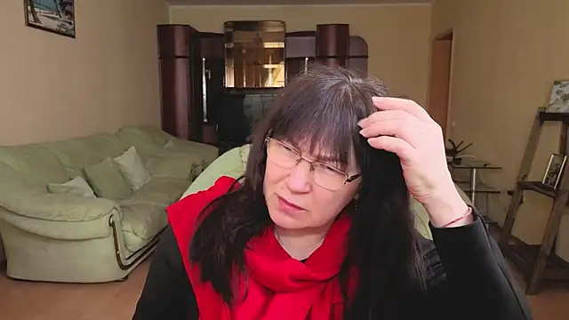 Tori Twirl online show from February 26, 7:40 am