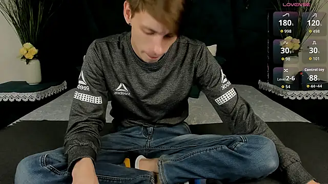 Erick Wilson online show from December 16, 11:48 am