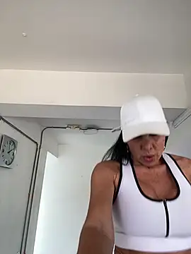 caritoo21 online show from June 5, 6:57 pm