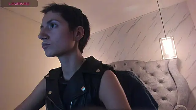 Snapshot of Fieramadame chatting on February 26, 11:53 am Fieramadame online show from February 26, 11:53 am