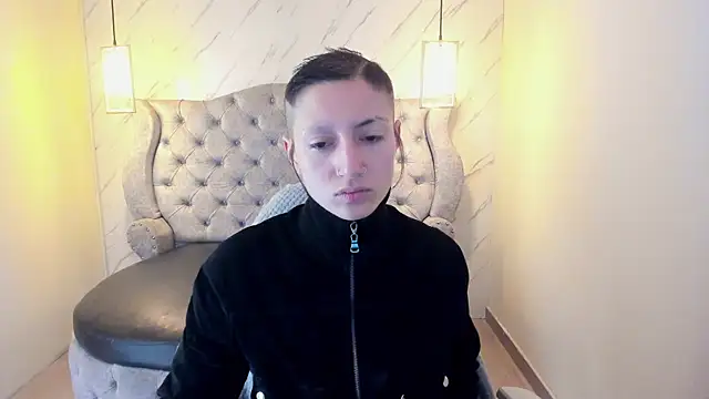 Snapshot of Fieramadame chatting on May 20, 12:00 pm Fieramadame online show from May 20, 12:00 pm