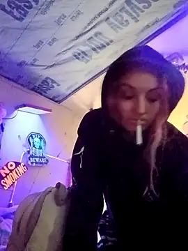 issyamazin online show from April 8, 3:12 pm